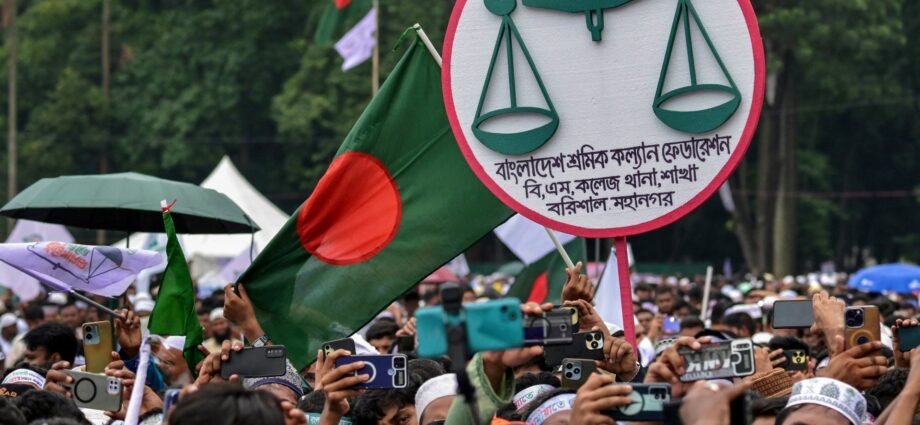 Bangladesh’s largest Islamist party rallies for fair elections | Protests News