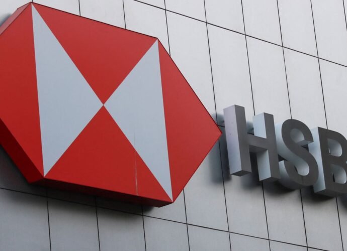 HSBC announces $3 billion share buyback after second-quarter profit plunges 29%