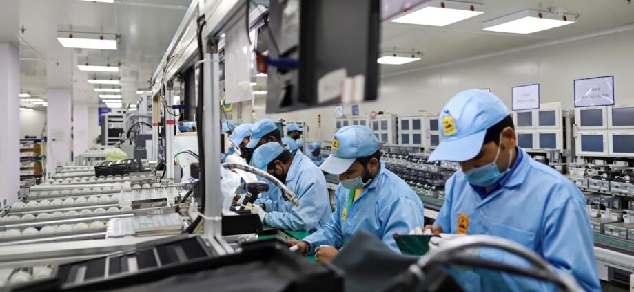 India-made smartphones surpass Chinese shipments to U.S.