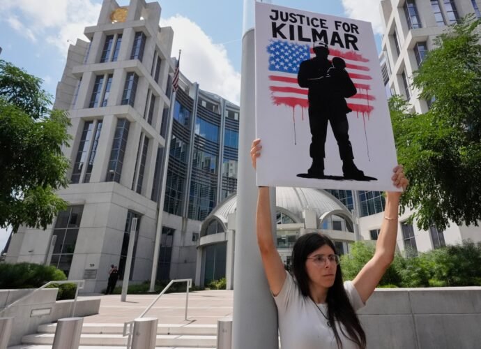 Lawyers ask that Kilmar Abrego Garcia stay in jail to avoid US deportation | Donald Trump News