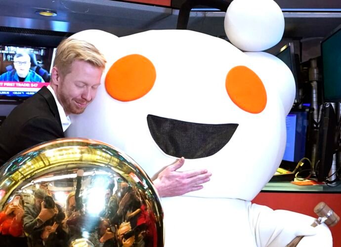 Reddit reports second-quarter earnings that beat on sales and guidance