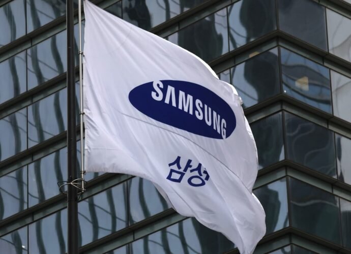 Samsung Electronics signs $16.5 billion chip-supply contract; shares rise