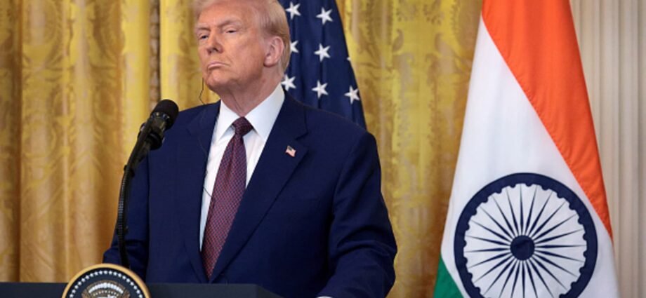 Trump sets 25% tariff for India plus 'penalty' for Russia trade