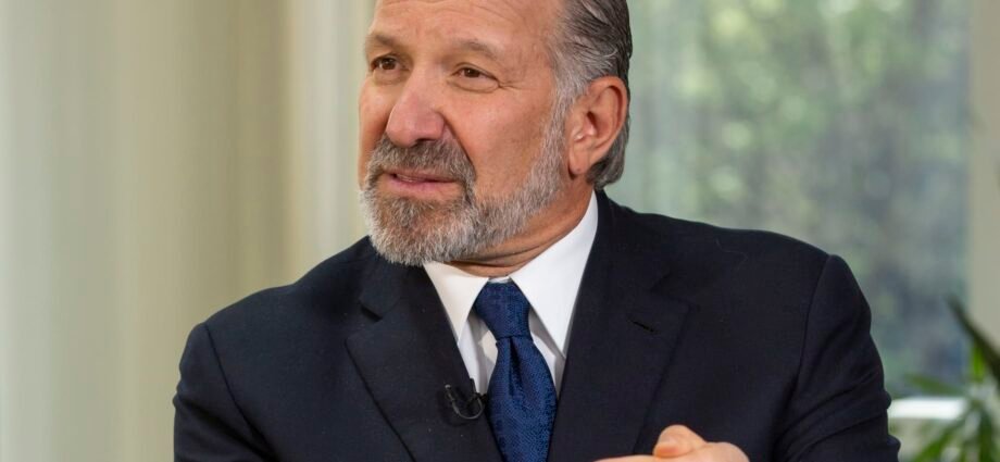 Trump wants 'good enough' EU trade offer before Aug. 1: Lutnick 1 Trump wants 'good enough' EU trade offer before Aug. 1: Lutnick