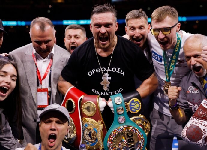 Usyk knocks out Dubois in fifth to unify heavyweight boxing belts | Boxing News