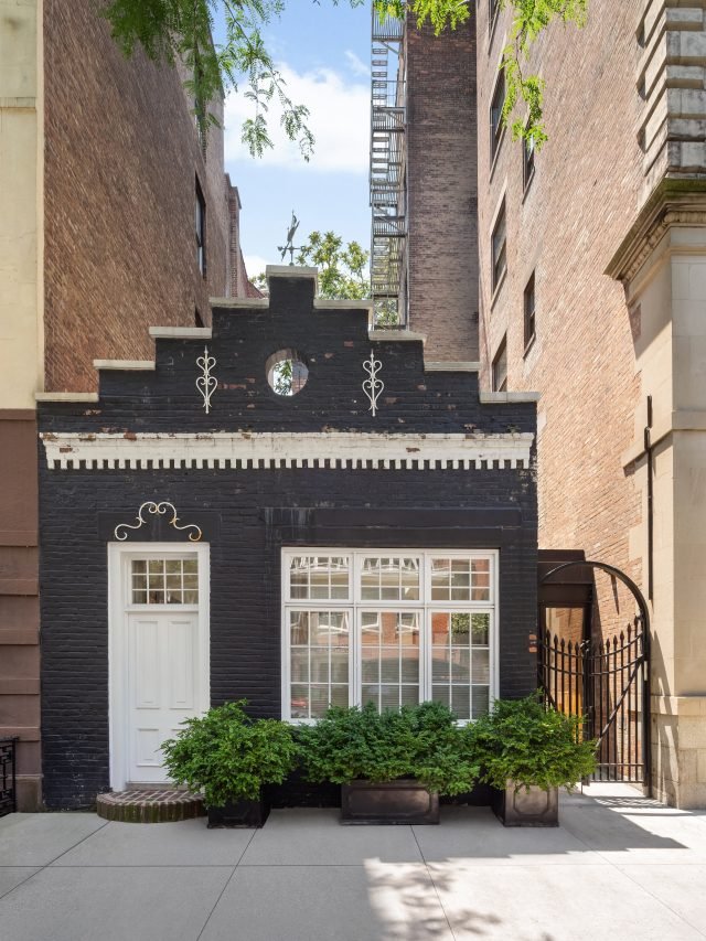 Gramercy’s adorable ‘Little House,’ which stands in contrast to the taller buildings around it, asks $7M – New York Post