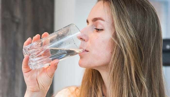 پانی ہماری صحت مند جسمانی کارکردگی کیلئے نہایت ضروری ہے، ماہرین 1 1503075 114309 updates