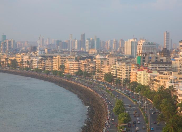 Asia markets mostly rise as investors assess S&P 500's four-day losing streak