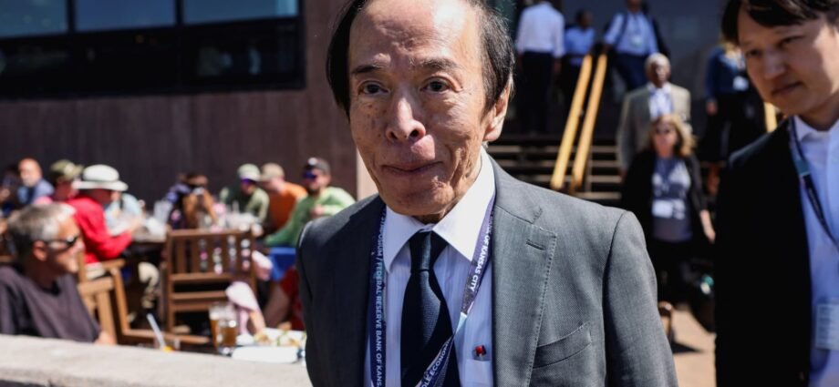 BOJ's Ueda expects tightening job market to push up wages 1 BOJ's Ueda expects tightening job market to push up wages