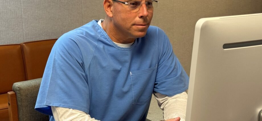 Erik Menendez denied parole, decades after killing parents | News 1 Erik Menendez denied parole, decades after killing parents | News