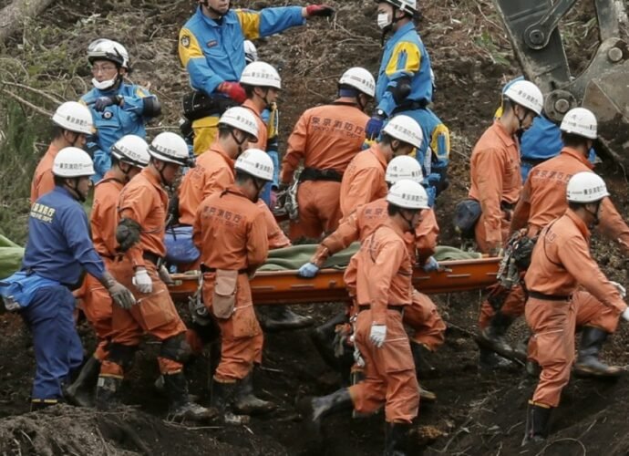 Four workers die after falling into a manhole in Japan | News