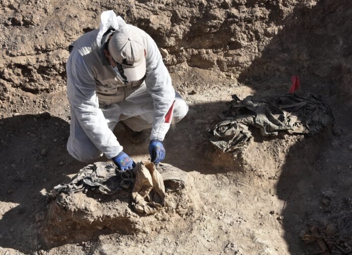 Iraq starts mass grave excavation from ISIL (ISIS) carnage south of Mosul | News
