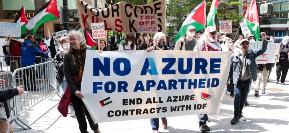 Microsoft fires two employees over breaking into its president’s office 1 Microsoft fires two employees over breaking into its president’s office