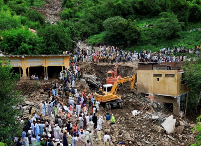 Pakistan restores electricity, reopens roads after floods kill hundreds | Floods News