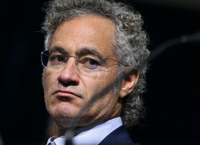 Palantir stock slumps 9%, falling for a fifth straight day from record