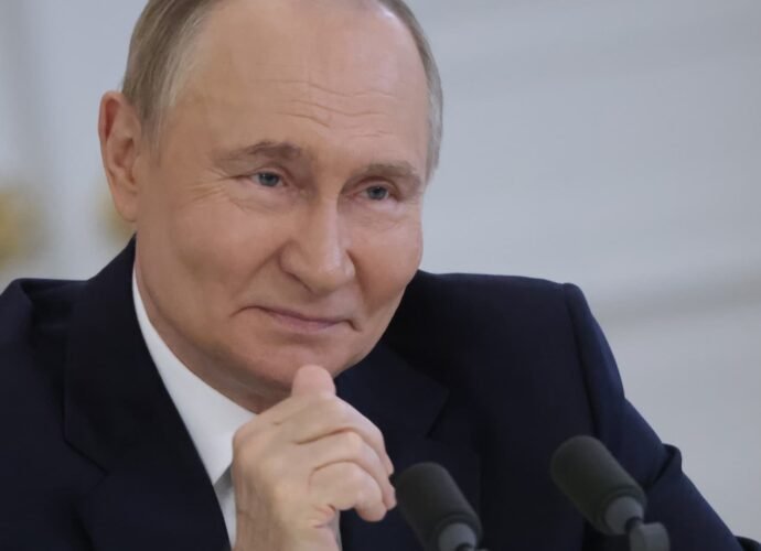 Putin wants a photo op with Trump, says EU foreign policy chief