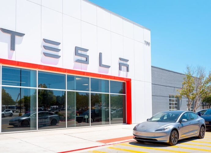 Tesla must pay $329 million in damages after fatal autopilot crash