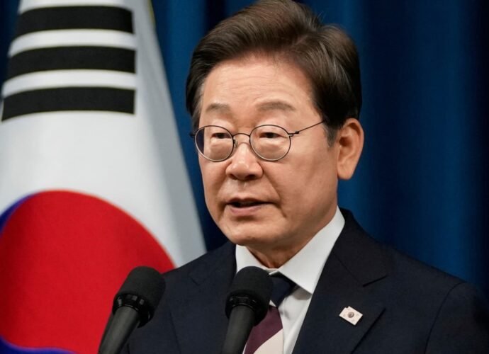 Trump meets South Korea president, touts Kim Jong-un relationship