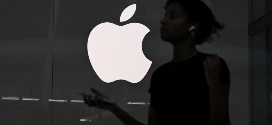 U.S. spy chief Gabbard says UK agreed to drop 'back door' mandate for Apple