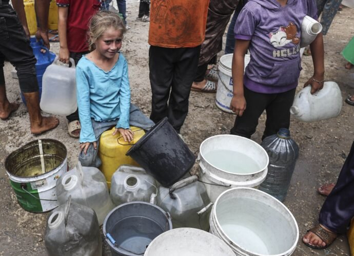 Unprecedented water crisis in Gaza amid Israeli-induced starvation | Israel-Palestine conflict News