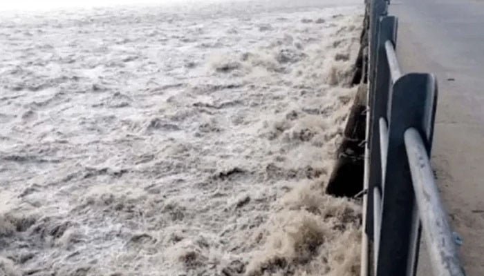 دریائے راوی، ہیڈ سدھنائی کے مقام پر انتہائی اونچے درجے کا سیلاب 1 1506554 022834 updates