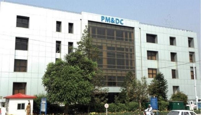 غیر ملکی گریجویٹس کیلئے این آر ای لازمی قرار 1 1510020 085604 updates