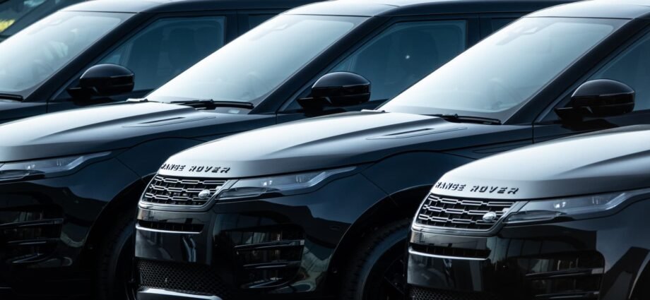 Britain pledges $2 billion loan guarantee for Jaguar Land Rover 1 Britain pledges $2 billion loan guarantee for Jaguar Land Rover