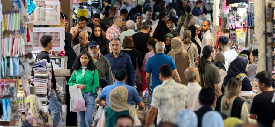 Iranians fear more economic pain, war as UN sanctions snapback | Israel-Iran conflict News 1 Iranians fear more economic pain, war as UN sanctions snapback | Israel-Iran conflict News