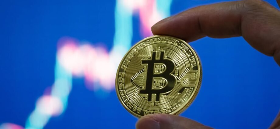 Bitcoin rallies to within 1% of all-time high, gaining safe-haven status during shutdown 1 Bitcoin rallies to within 1% of all-time high, gaining safe-haven status during shutdown