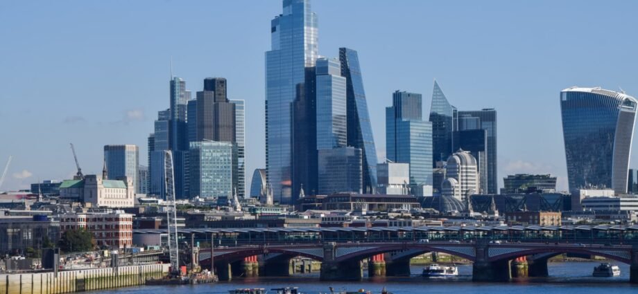 Hedge fund assets reach $5 trillion as quarterly capital flows soar