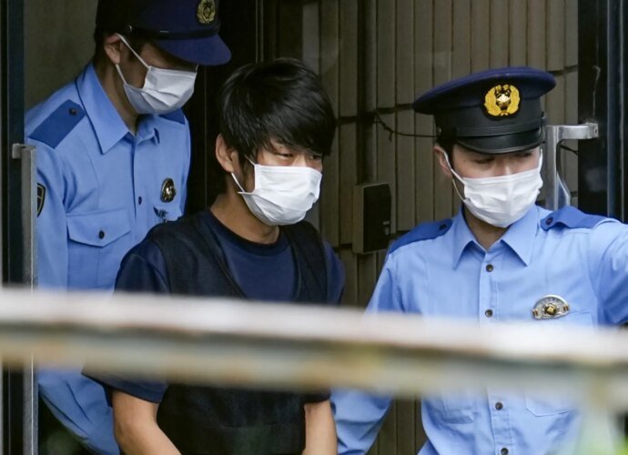 Suspect pleads guilty to murdering former Japanese PM Abe | Politics News