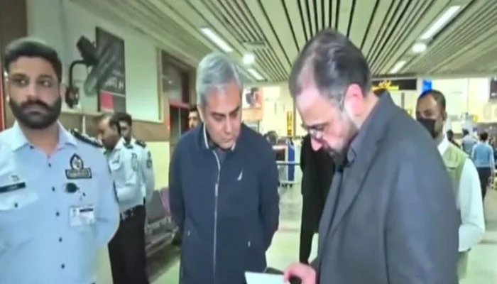 وزیر داخلہ محسن نقوی اور وفاقی وزیر چوہدری سالک کا لاہور ایئرپورٹ کا اچانک دورہ 1 1528953 110222 updates