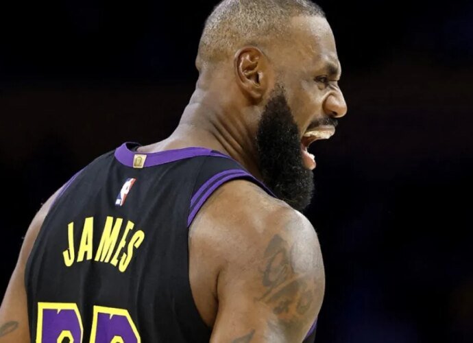 Record-breaking LeBron James returns as LA Lakers down Utah Jazz | Basketball News