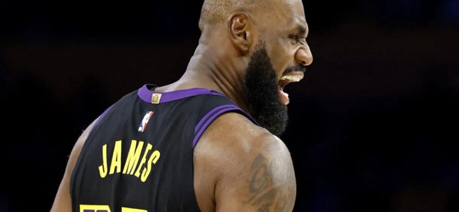 Record-breaking LeBron James returns as LA Lakers down Utah Jazz | Basketball News 1 Record-breaking LeBron James returns as LA Lakers down Utah Jazz | Basketball News