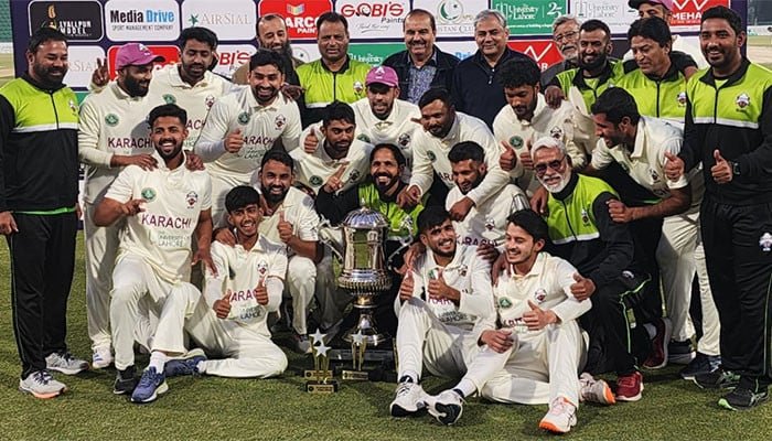 قائدِ اعظم ٹرافی کا ٹائٹل کراچی بلیوز نے اپنے نام کر لیا 1 1534767 061446 updates