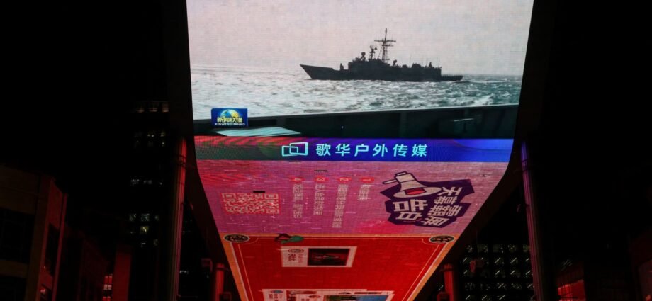 China encircles Taiwan in massive military display 1 China encircles Taiwan in massive military display