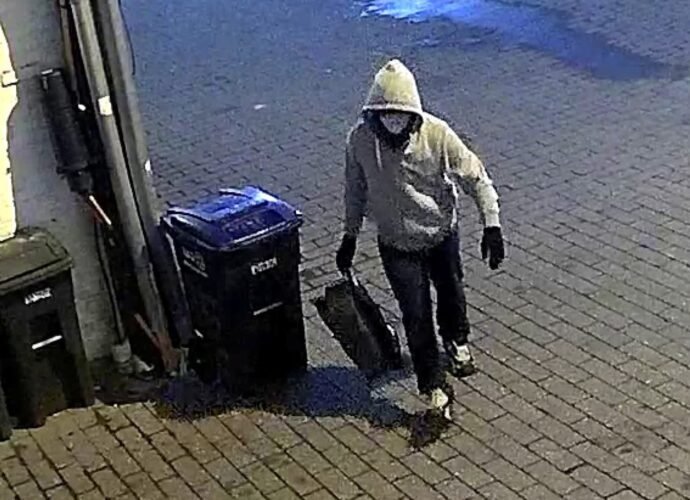 FBI arrests suspect in Jan. 6 pipe bomb case: MS NOW