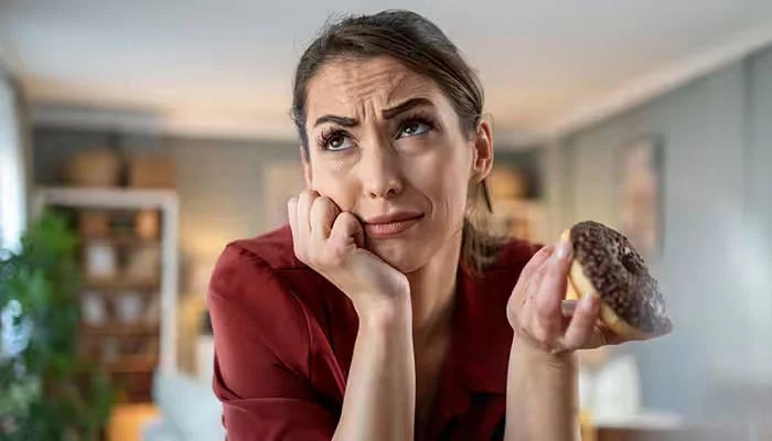 کیا آپ بھی ہر وقت کھانے کے بارے میں سوچتے رہتے ہیں؟ ’فوڈ نوائس‘ کیا ہے اور اس سے کیسے نمٹا جائے؟ 1 1549297 094542 updates