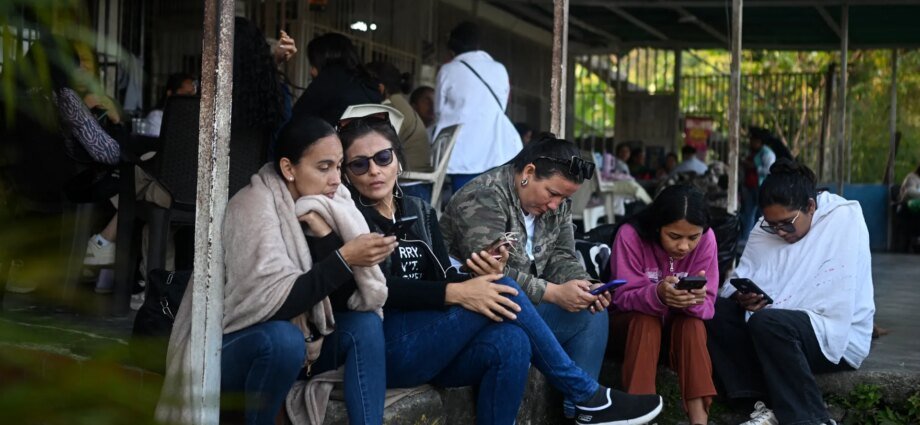 Venezuela says over 100 political prisoners released; pope meets Machado | Nicolas Maduro News 1 Venezuela says over 100 political prisoners released; pope meets Machado | Nicolas Maduro News