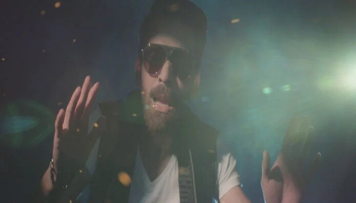 کرکٹر فواد عالم نے گلوکاری کے میدان میں قدم رکھ دیا 23 1552751 091325 updates