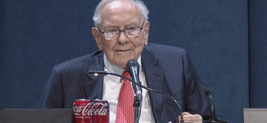 Berkshire was a net seller of stocks in Buffett's final quarter as CEO 1 Berkshire was a net seller of stocks in Buffett's final quarter as CEO
