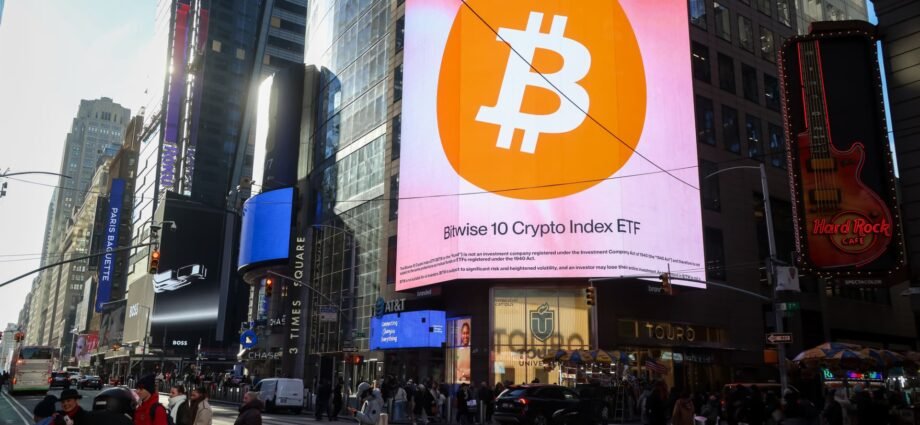 ETF flows are down but don't signal investor panic 1 ETF flows are down but don't signal investor panic