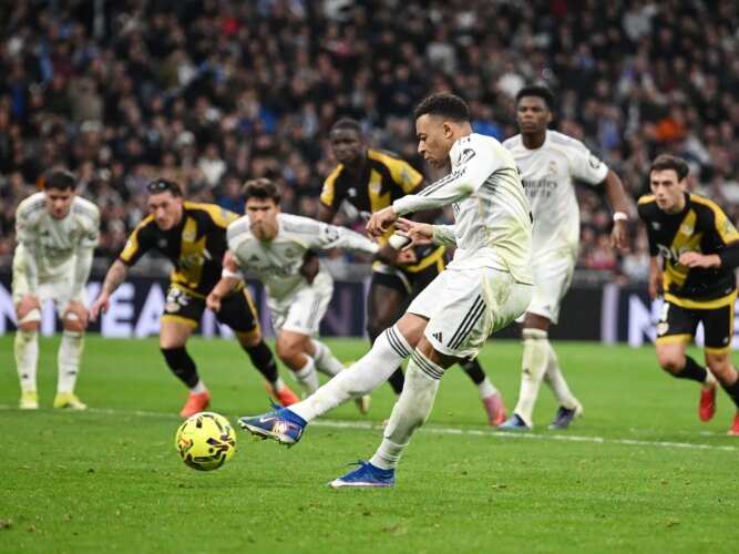 Mbappe’s late penalty gives edgy Real Madrid 2-1 win over Rayo Vallecano | Football News 49 Mbappe’s late penalty gives edgy Real Madrid 2-1 win over Rayo Vallecano | Football News