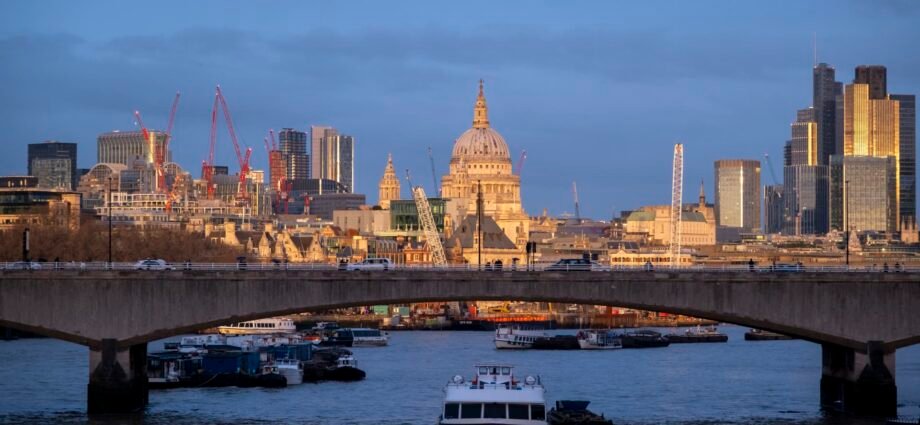 Stoxx 600, FTSE 100, MSC, defense 1 Stoxx 600, FTSE 100, MSC, defense