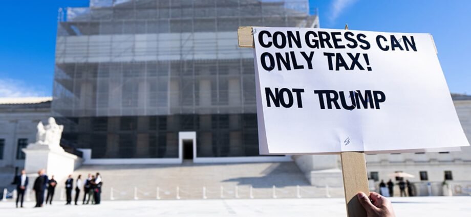 Supreme Court strikes down Trump tariffs in rebuke of signature policy 1 Supreme Court strikes down Trump tariffs in rebuke of signature policy