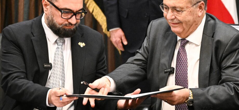 Why is the issue of Syrian prisoner repatriation from Lebanon complicated? | Syria's War