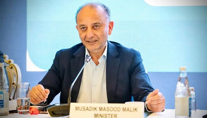 وزیراعظم نے پیٹرول پر 127، ڈیزل پر 200 روپے سے زائد کی سبسڈی دی، مصدق ملک 1 1567062 051622 updates