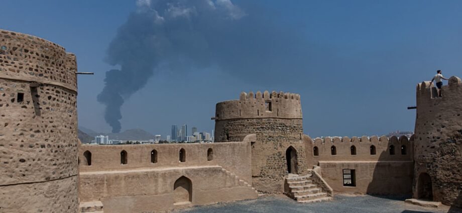 Attacks on Gulf countries continue, Israeli strikes intensify 1 Attacks on Gulf countries continue, Israeli strikes intensify