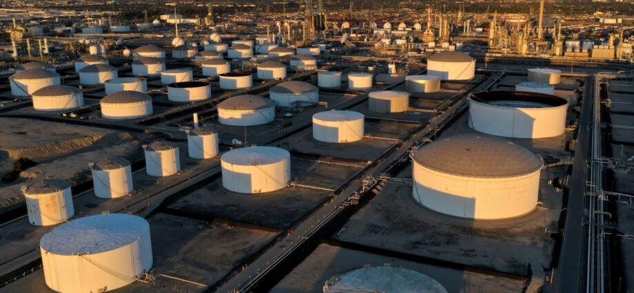 Brent heads for record monthly gain on Iran war 1 Brent heads for record monthly gain on Iran war