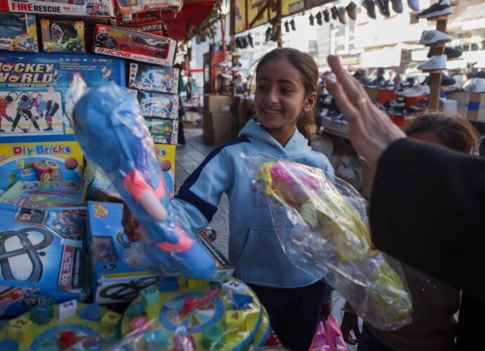 Eid without toys: Israeli restrictions drive up prices in Gaza | Israel-Palestine conflict News